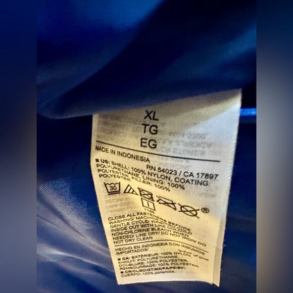 Old Navy Water-Resistant Shinny Catalyst Blue Puffer Vest. Size XL. Worn Once! - Picture 6 of 10